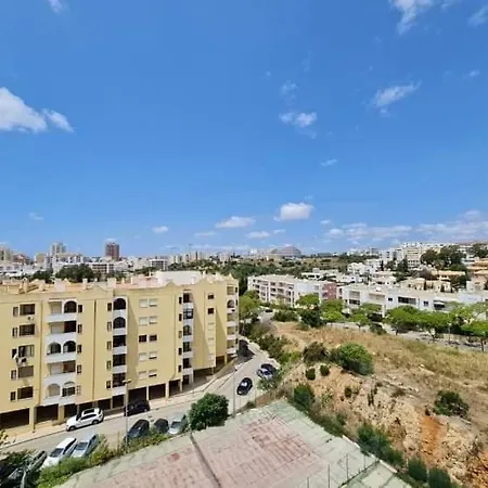 Rocha House アパート *